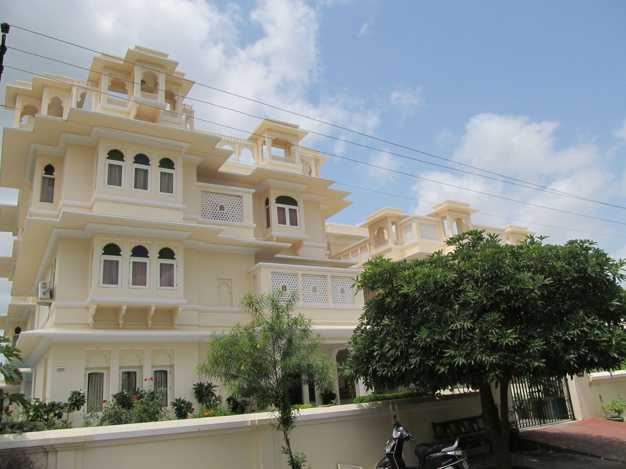 Akshay Niwas Boutique Luxury Hotel Udaipur Exterior foto
